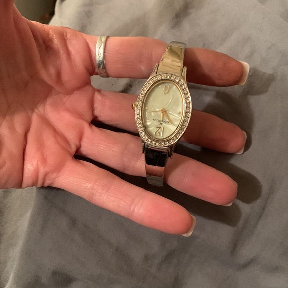 AK ANNE KLEIN VINTAGE/gold/Silver/Good clasp/beautiful condition/vintage Watch - Picture 8 of 9